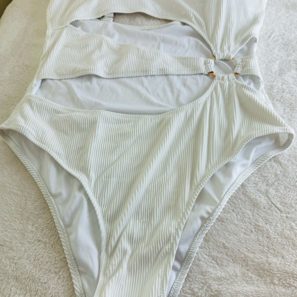 Swim suit - Picture 2 of 5